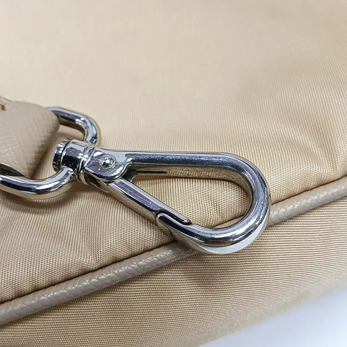 Prada PRADA Re-Edition 2005 khaki nylon logo shoulder bag crossbody bag silver hardwar Size ONE SIZE - 18 Thumbnail