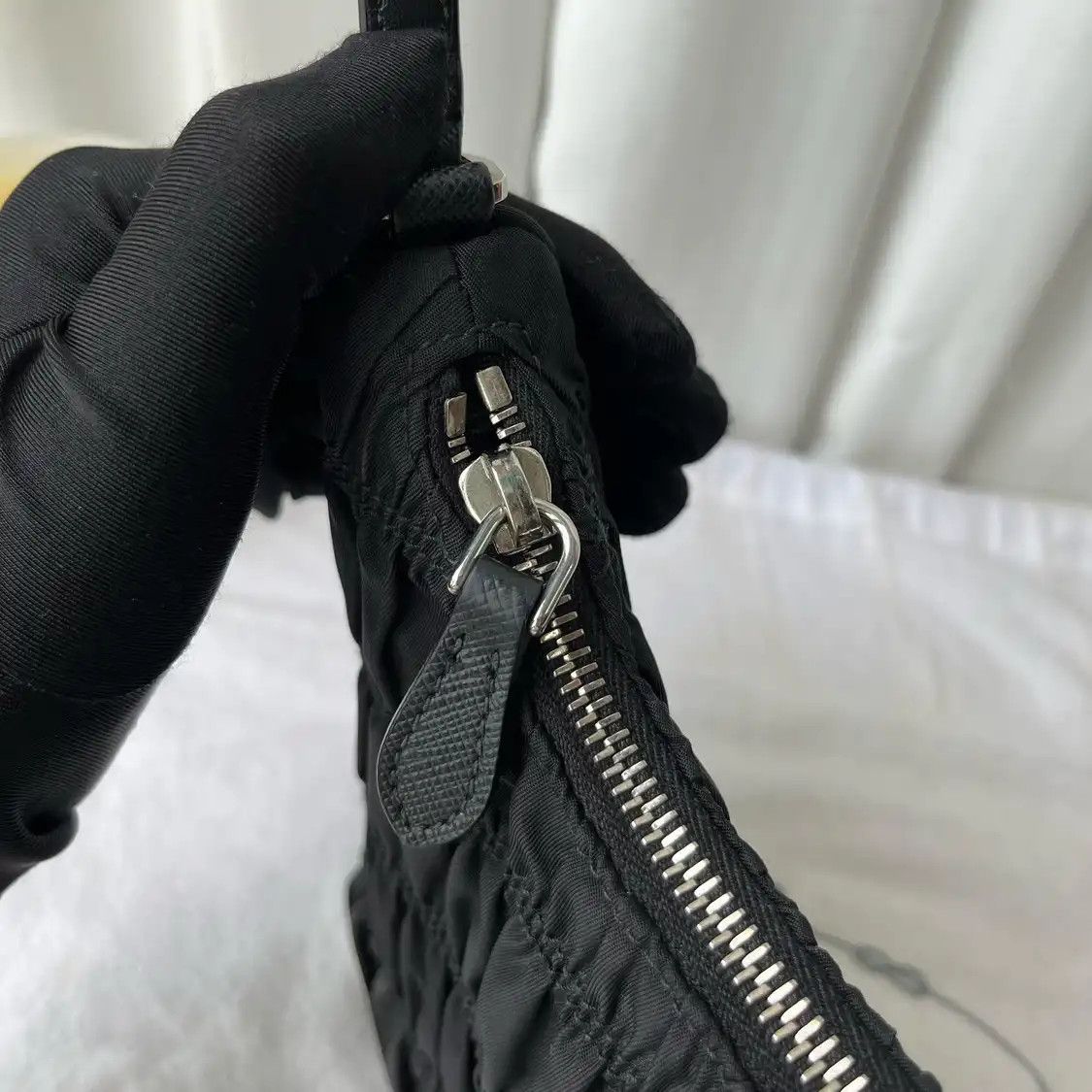 Prada PRADA Re-Edition 2005 mini black nylon logo quilted shoulder bag Size ONE SIZE - 9 Thumbnail