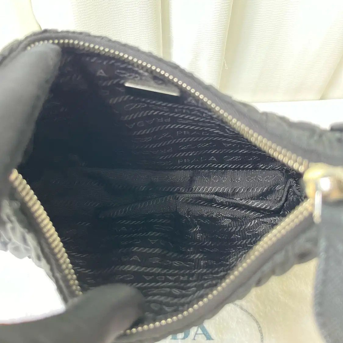Prada PRADA Re-Edition 2005 mini black nylon logo quilted shoulder bag Size ONE SIZE - 10 Thumbnail