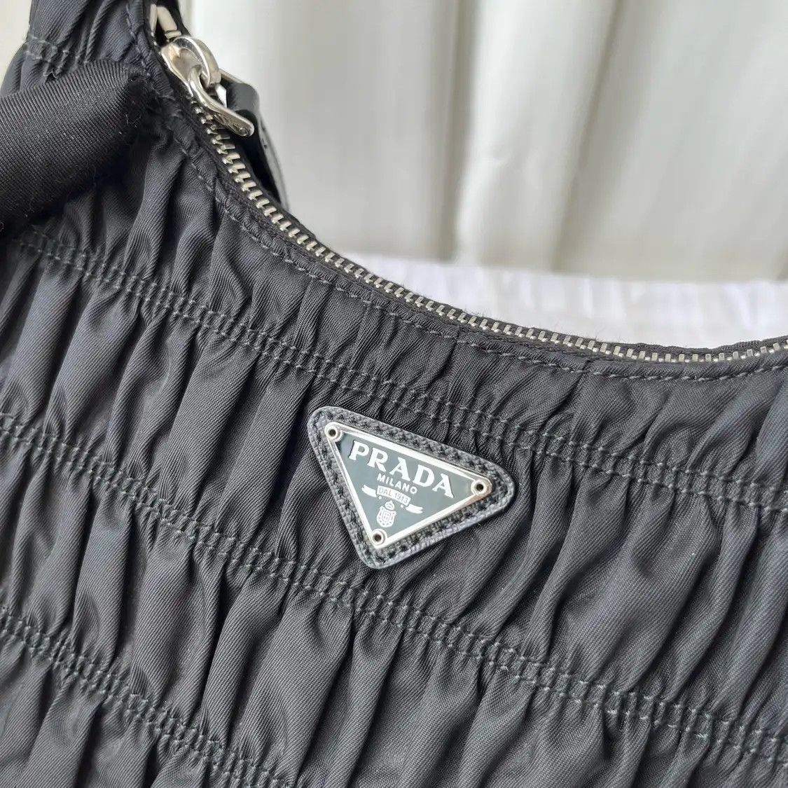 Prada PRADA Re-Edition 2005 mini black nylon logo quilted shoulder bag Size ONE SIZE - 8 Thumbnail