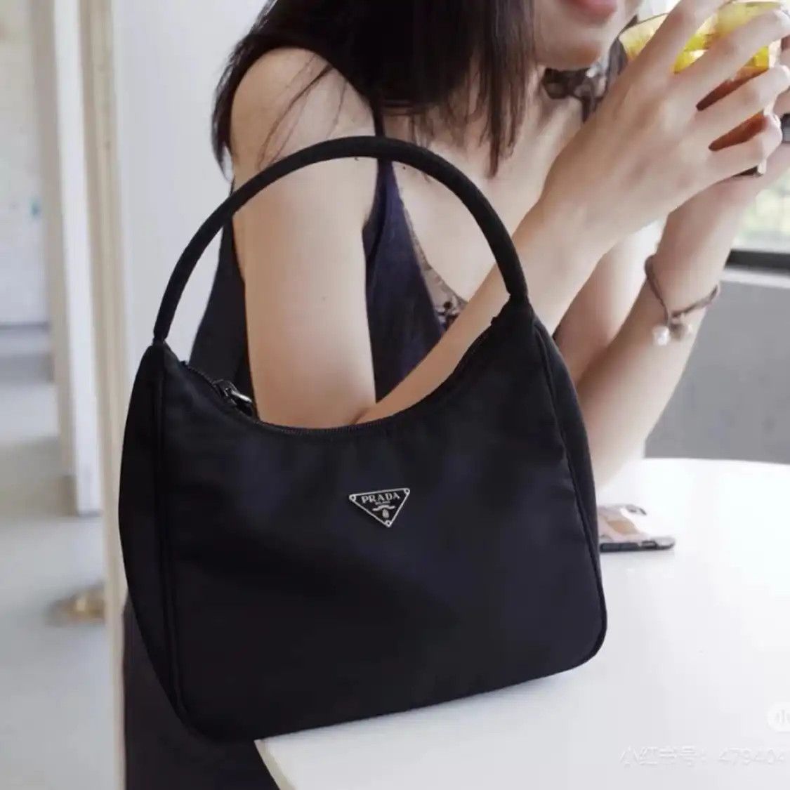 Prada PRADA Re-Edition 2000 mini black nylon logo handbag Size ONE SIZE - 3 Thumbnail