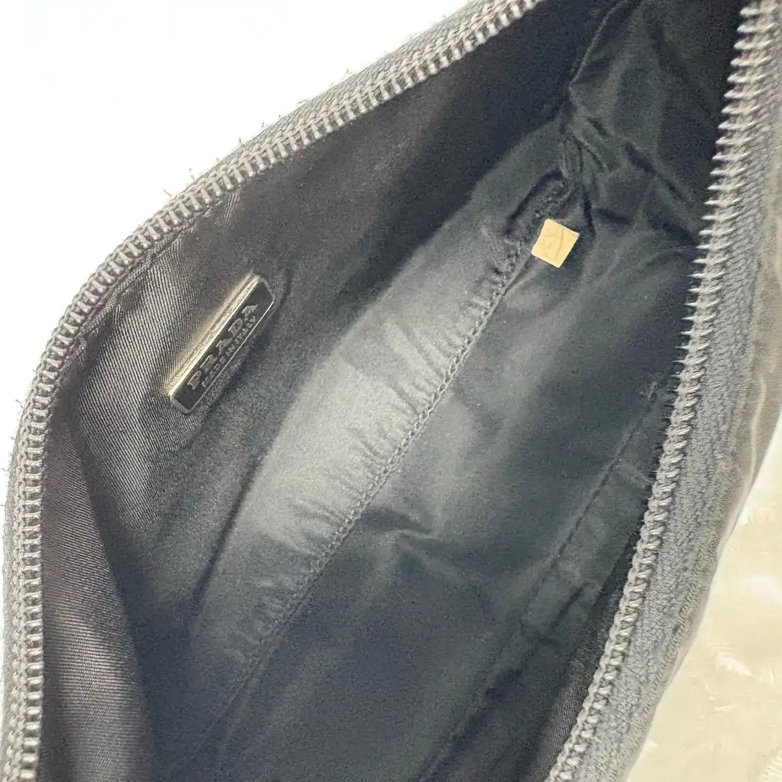 Prada PRADA Re-Edition 2000 mini black nylon logo handbag Size ONE SIZE - 7 Thumbnail