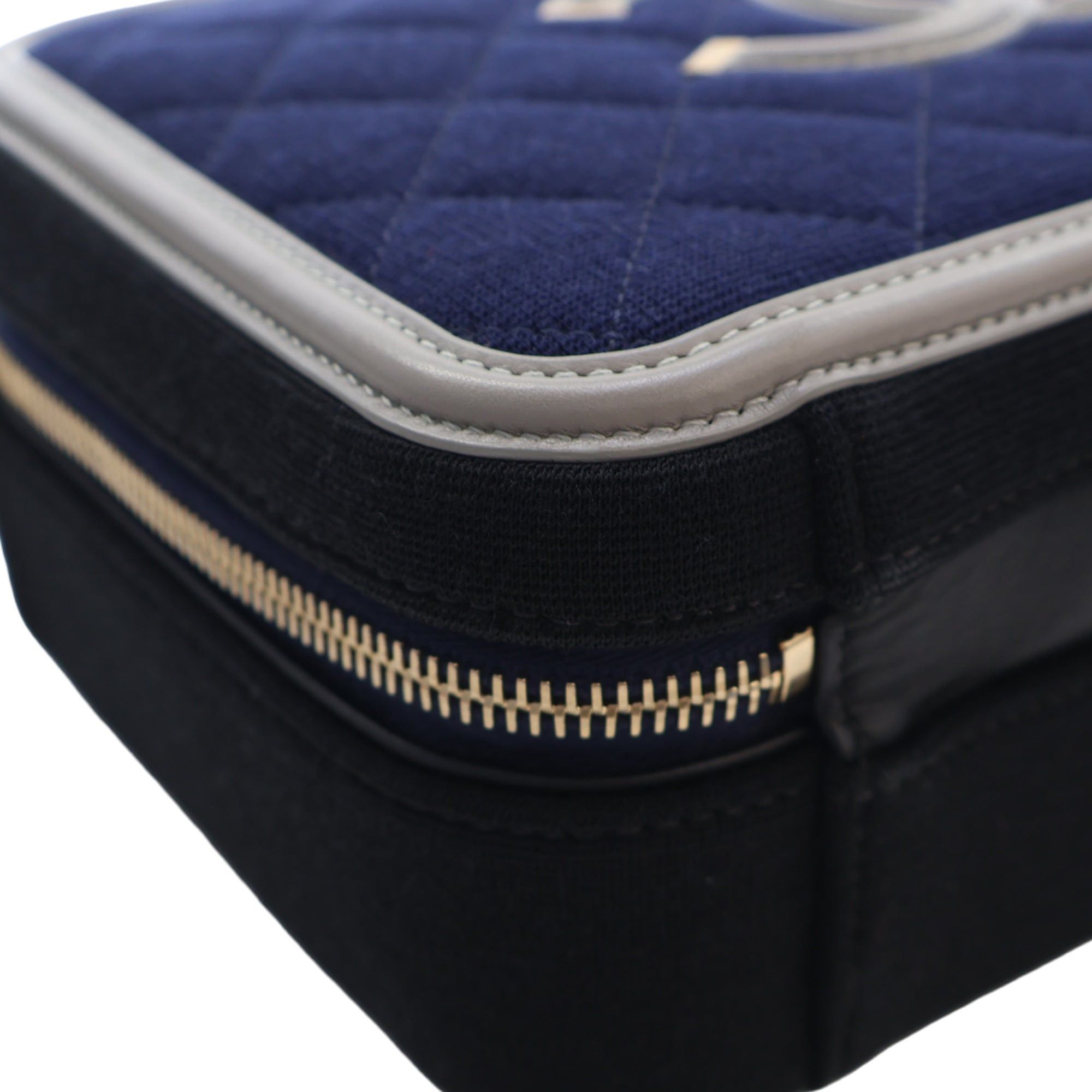 Chanel Tricolor Jersey CC Filigree Vanity Case Size ONE SIZE - 8 Thumbnail