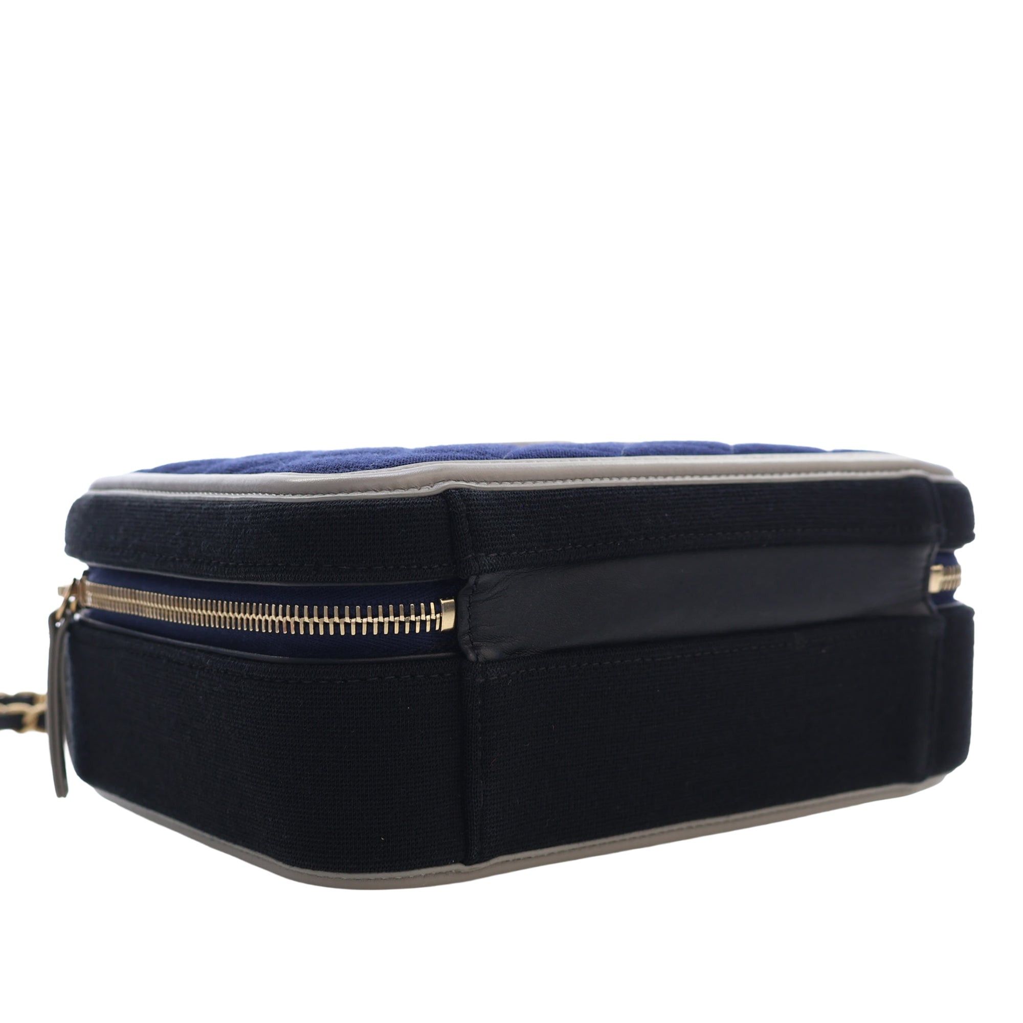 Chanel Tricolor Jersey CC Filigree Vanity Case Size ONE SIZE - 12 Thumbnail