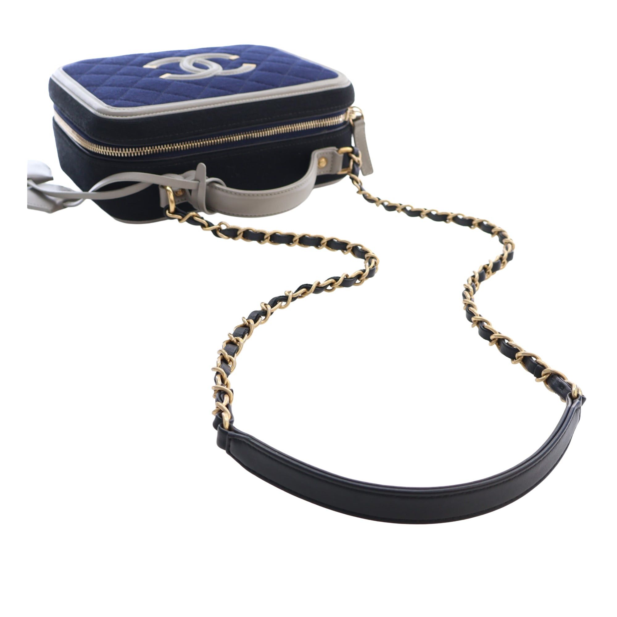 Chanel Tricolor Jersey CC Filigree Vanity Case Size ONE SIZE - 14 Thumbnail
