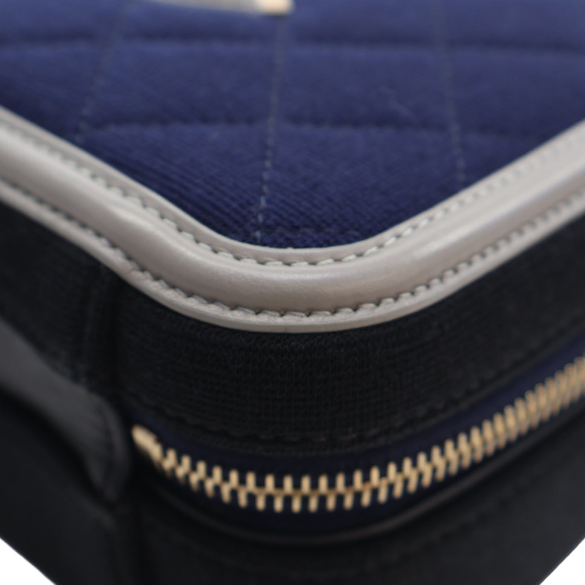 Chanel Tricolor Jersey CC Filigree Vanity Case Size ONE SIZE - 9 Thumbnail
