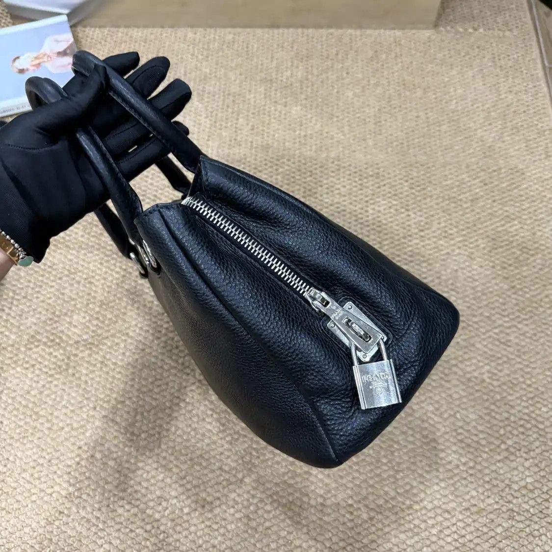 Prada PRADA Vitello black cowhide leather logo crossbody bag detachable strap Size ONE SIZE - 6 Thumbnail