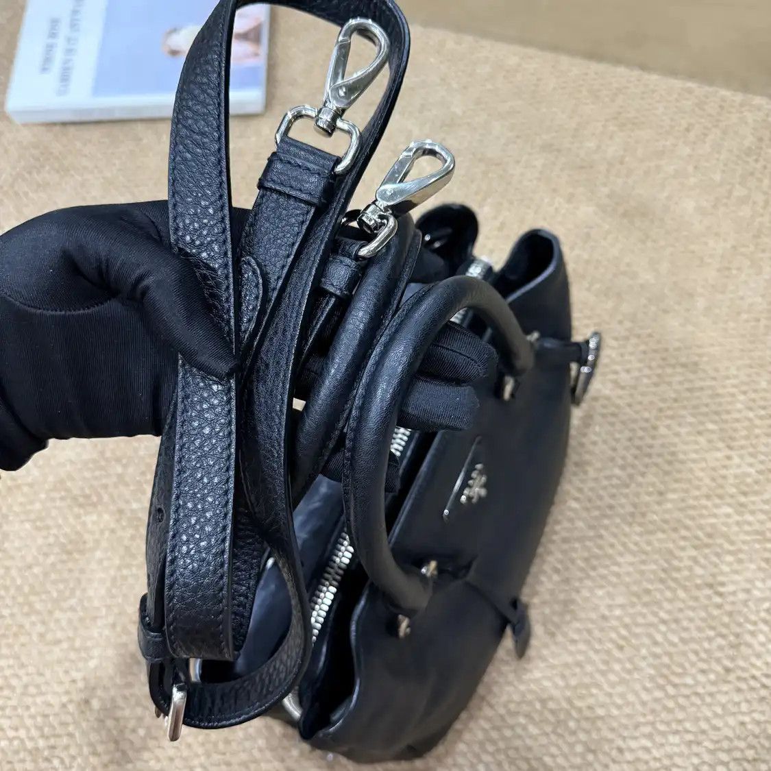 Prada PRADA Vitello black cowhide leather logo crossbody bag detachable strap Size ONE SIZE - 3 Thumbnail