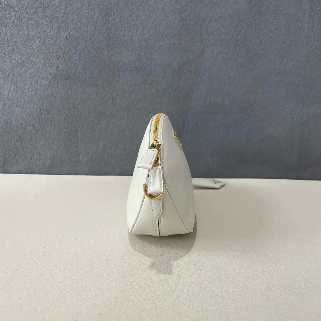 Prada PRADA Odette white cowhide leather logo cross pattern crossbody bag detachable s Size ONE SIZE - 5 Thumbnail