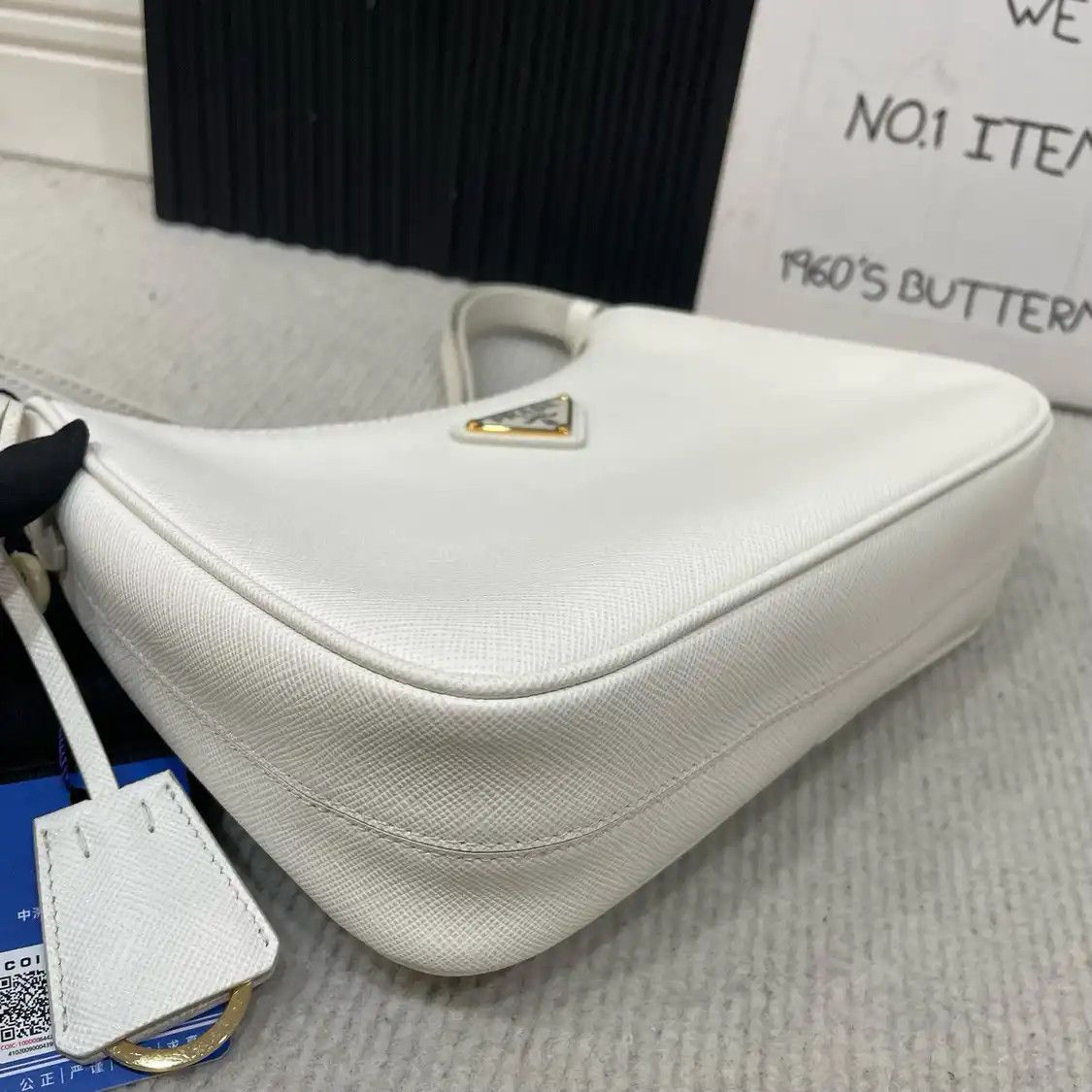 Prada PRADA Re-Edition 2005 white cowhide leather logo cross pattern shoulder bag Size ONE SIZE - 3 Thumbnail