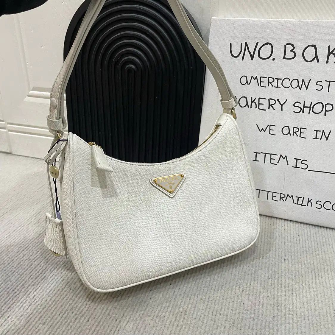 Prada PRADA Re-Edition 2005 white cowhide leather logo cross pattern shoulder bag Size ONE SIZE - 5 Thumbnail