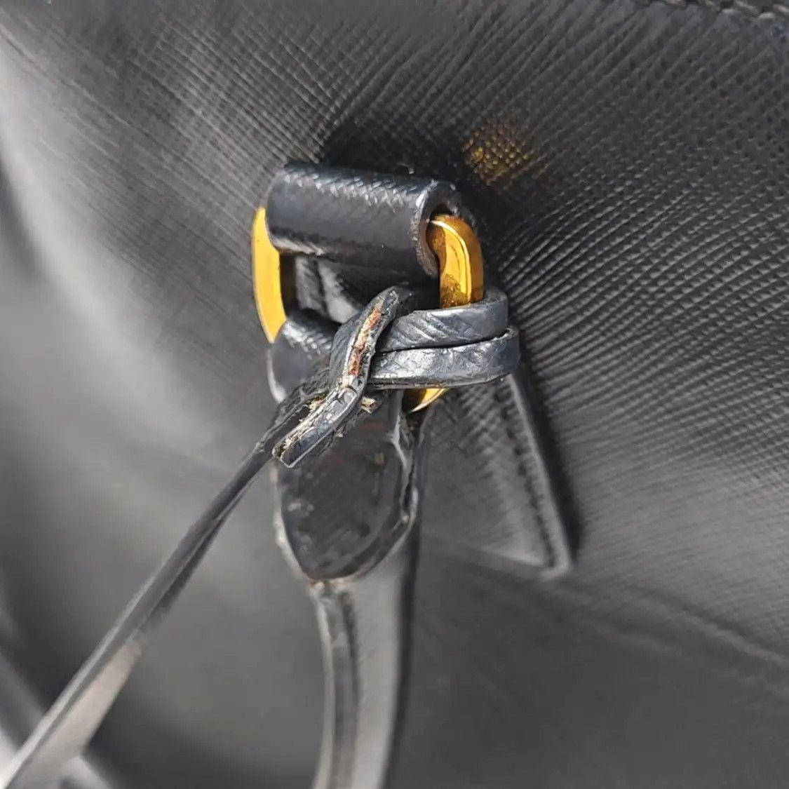 Prada PRADA Promenade black cowhide leather logo cross pattern shell bag handbag gold Size ONE SIZE - 16 Thumbnail