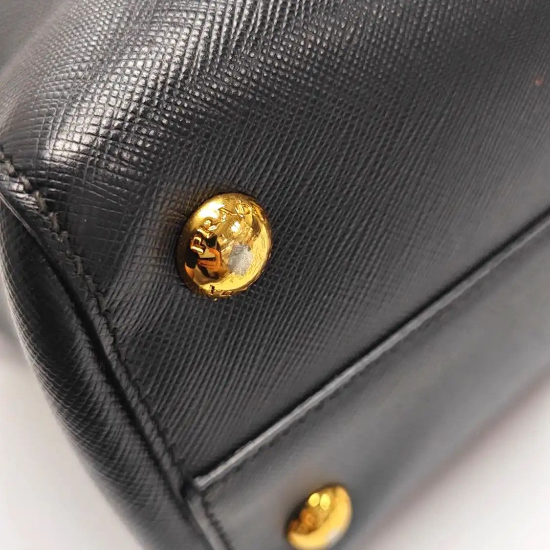 Prada PRADA Galleria black cowhide leather logo cross pattern handbag gold hardware Size ONE SIZE - 13 Thumbnail