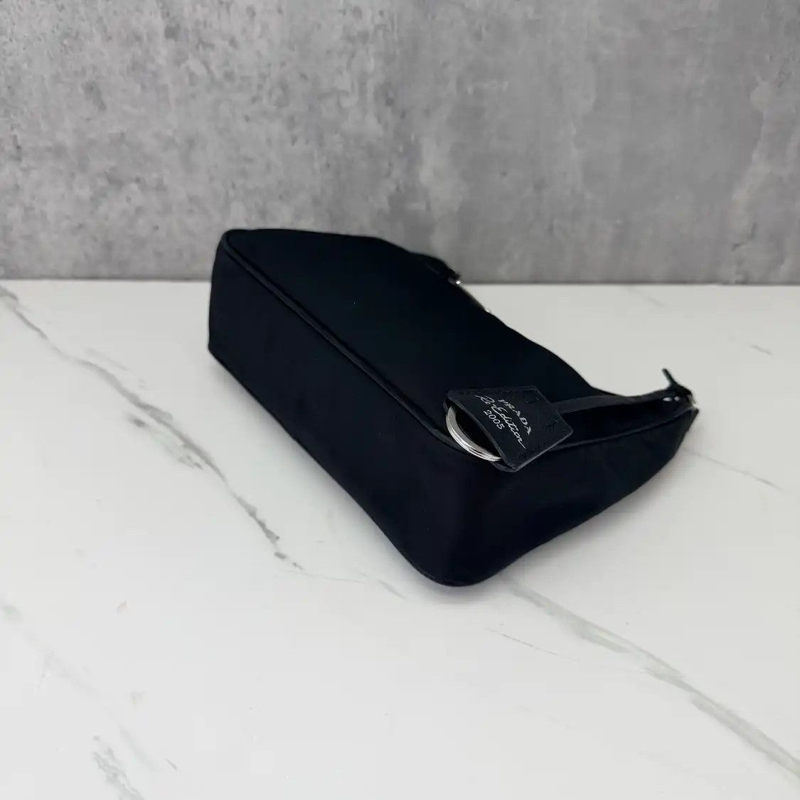 Prada PRADA Re-Edition 2005 black nylon logo crossbody bag Size ONE SIZE - 6 Thumbnail