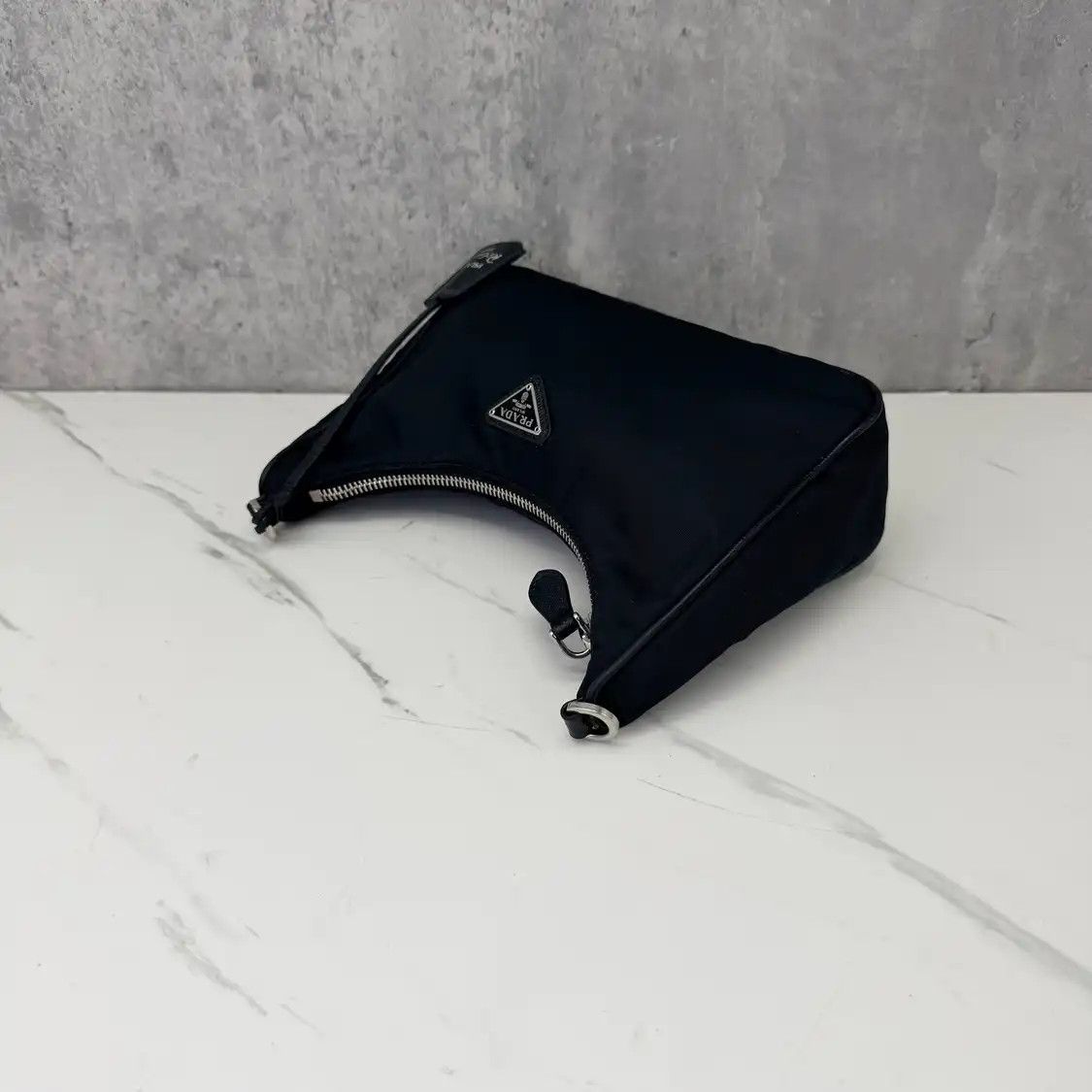 Prada PRADA Re-Edition 2005 black nylon logo crossbody bag Size ONE SIZE - 4 Thumbnail