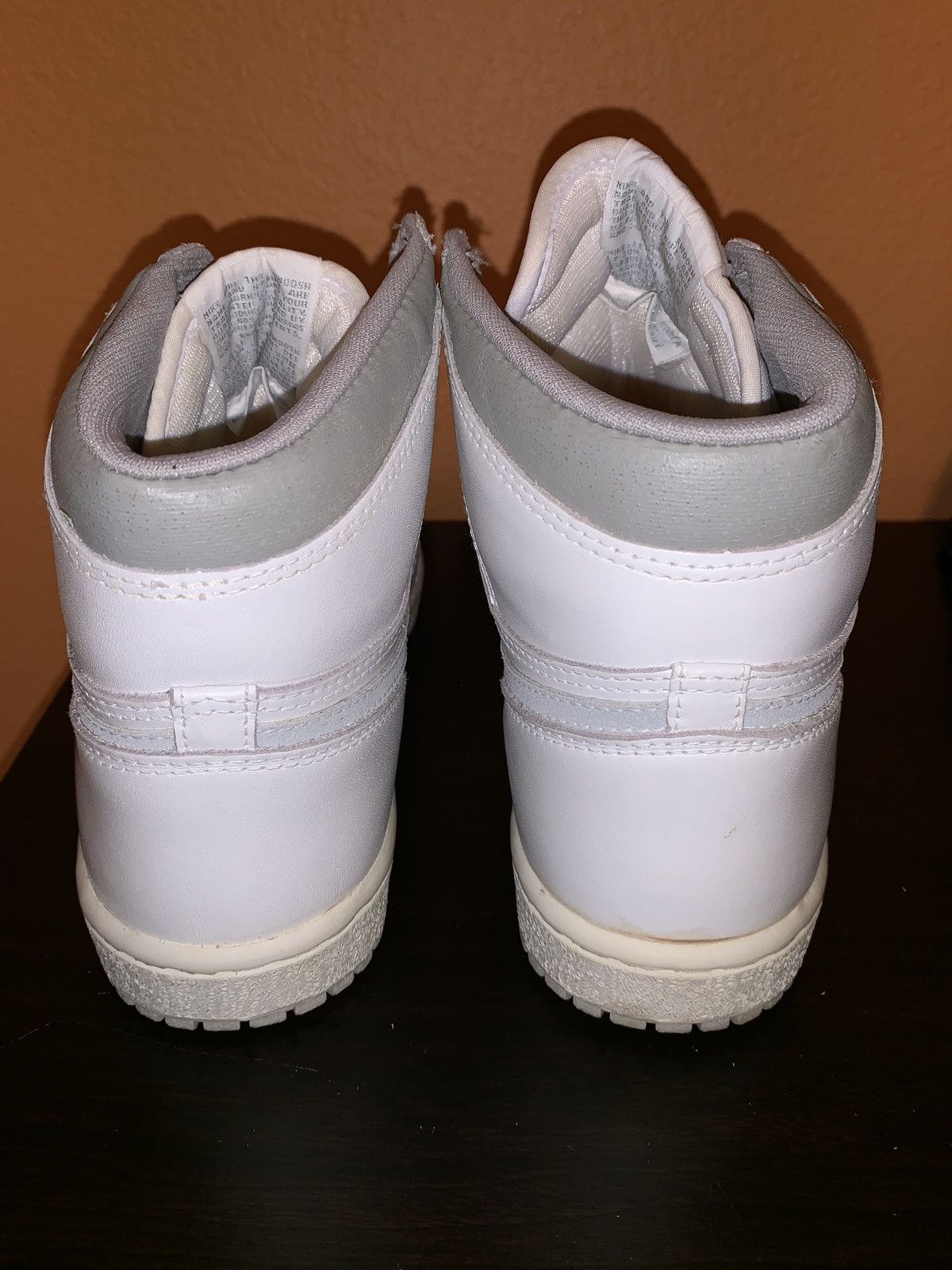Jordan Brand Air Jordan 1 1985 Natural Grey OG Size US 10 / EU 43 - 15 Thumbnail