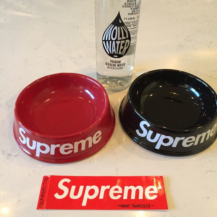 Supreme Diamond Plate Dog Bowl Red - SS23 - US