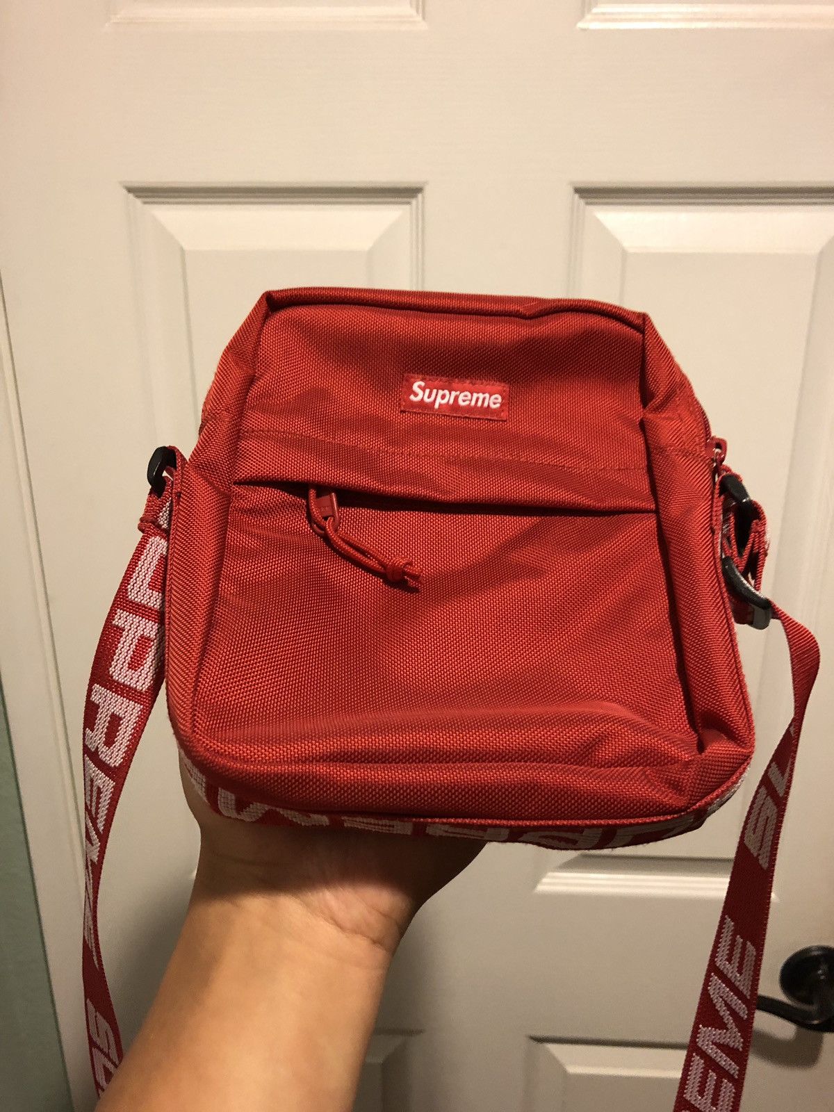 Supreme sling bag on sale ss18