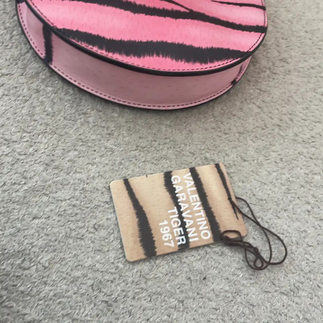 Valentino VALENTINO Vlogo Signatur mini pink cowhide leather shoulder bag gold hardware Size ONE SIZE - 7 Thumbnail