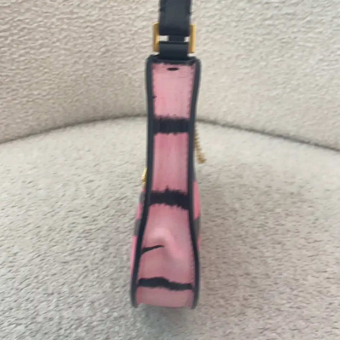 Valentino VALENTINO Vlogo Signatur mini pink cowhide leather shoulder bag gold hardware Size ONE SIZE - 3 Thumbnail