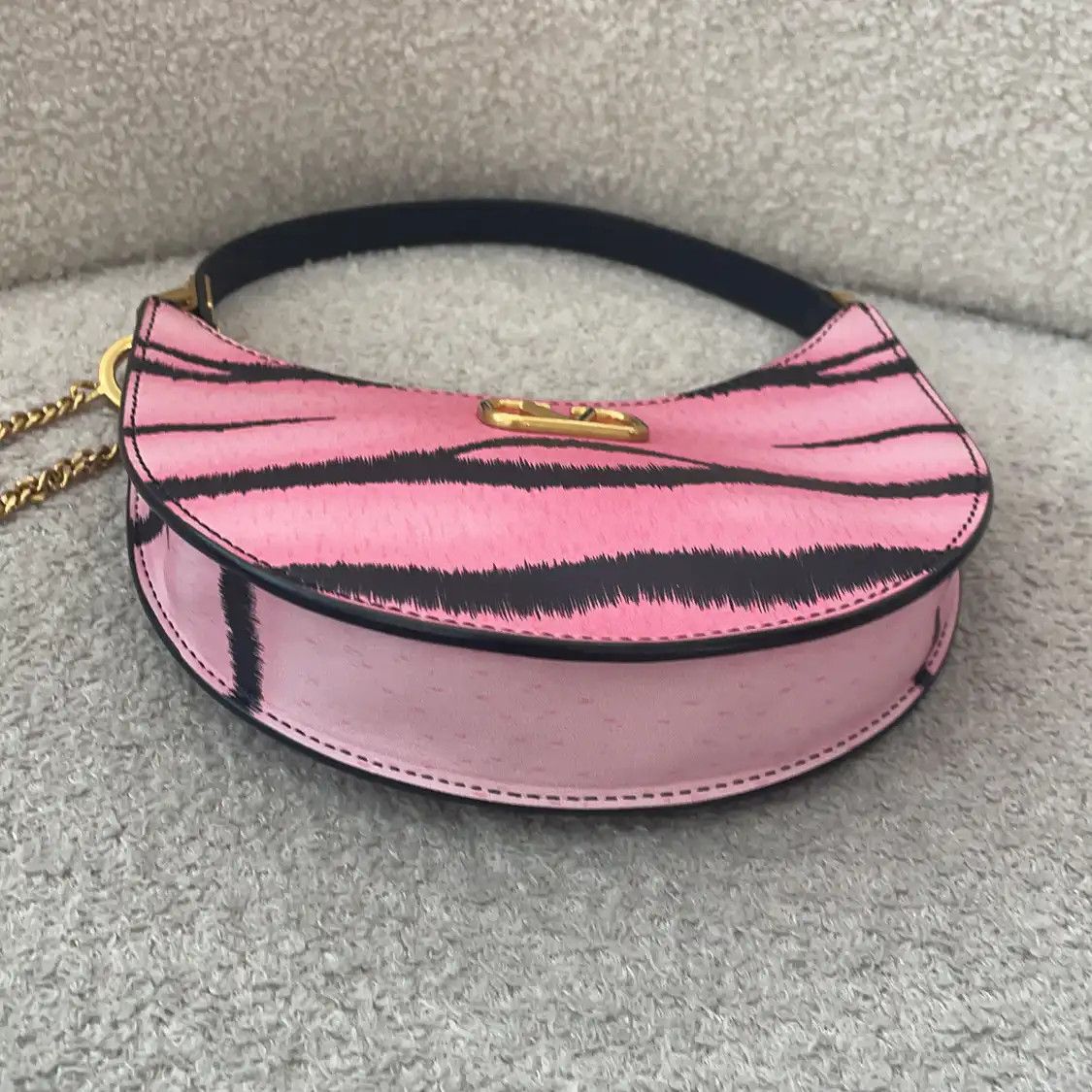 Valentino VALENTINO Vlogo Signatur mini pink cowhide leather shoulder bag gold hardware Size ONE SIZE - 5 Thumbnail