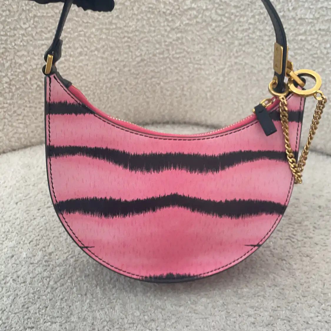 Valentino VALENTINO Vlogo Signatur mini pink cowhide leather shoulder bag gold hardware Size ONE SIZE - 4 Thumbnail