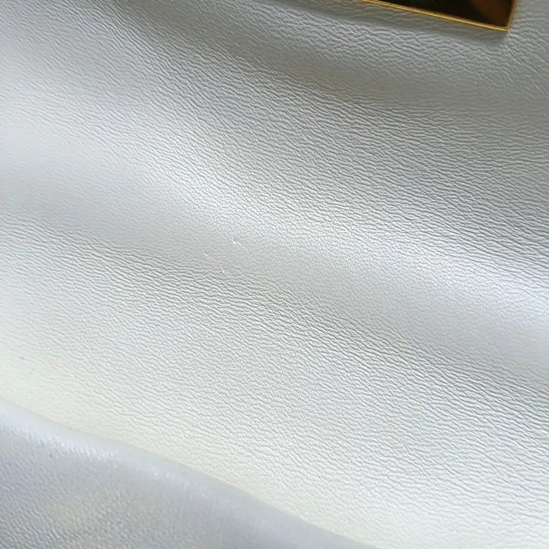 Valentino VALENTINO Roman Stud Small white sheepskin stud quilted crossbody bag gold hardw Size ONE SIZE - 11 Thumbnail