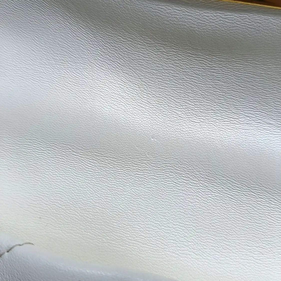 Valentino VALENTINO Roman Stud Small white sheepskin stud quilted crossbody bag gold hardw Size ONE SIZE - 15 Thumbnail