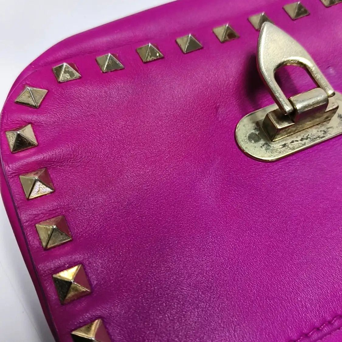 Valentino VALENTINO Rockstud rose redcowhide leather stud shoulder bag gold hardware detac Size ONE SIZE - 12 Thumbnail