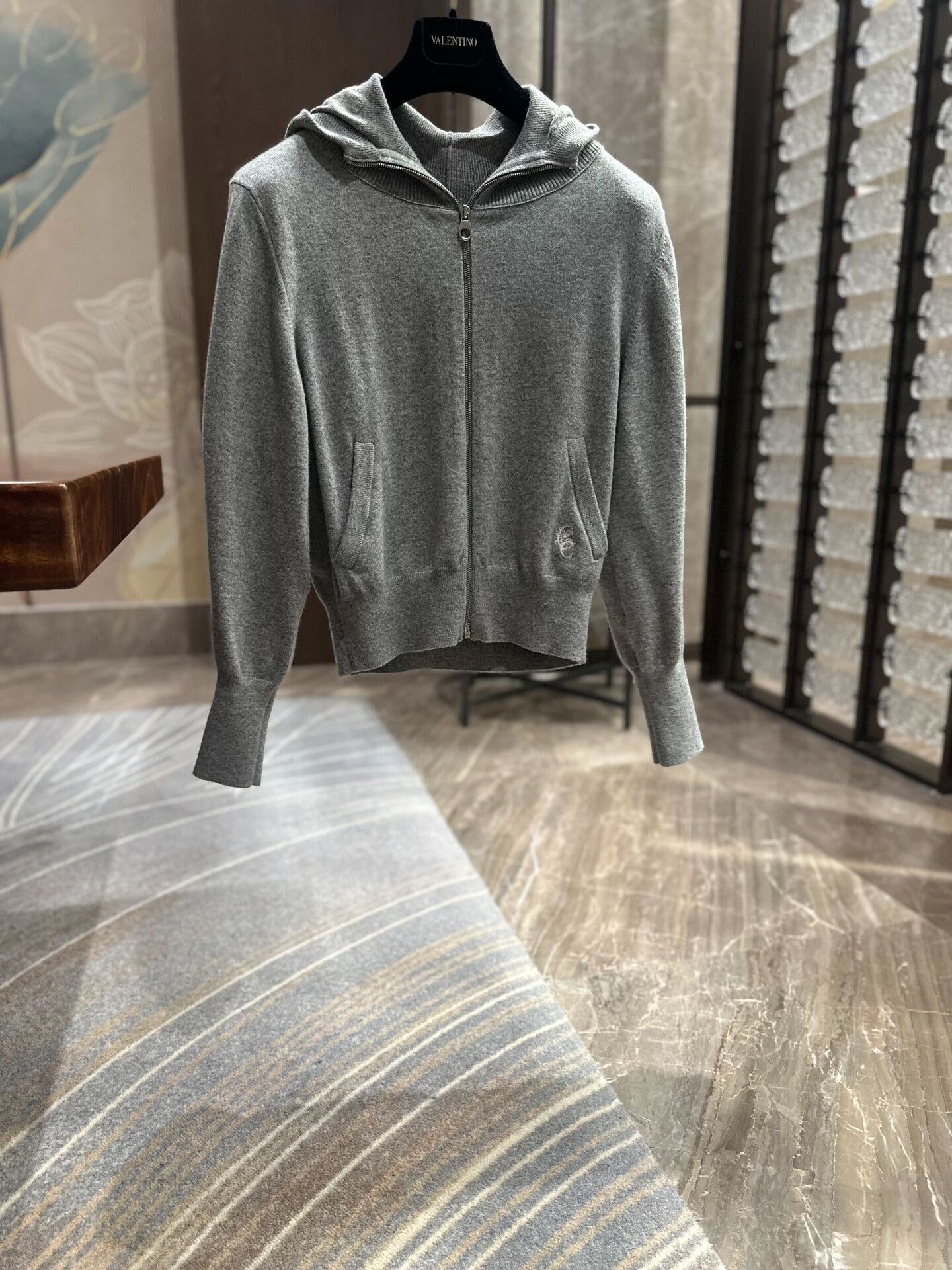 Chloe Chloe Embossed Logo Zip Up Hoodie Size XS Size XS / US 0-2 / IT 36-38 - 2 Thumbnail