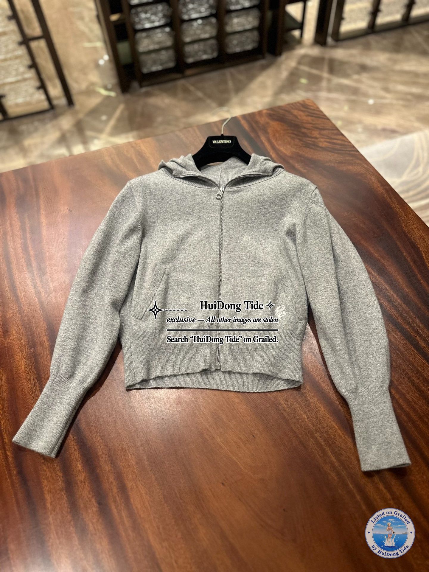 Chloe Chloe Embossed Logo Zip Up Hoodie Size XS Size XS / US 0-2 / IT 36-38 - 4 Thumbnail