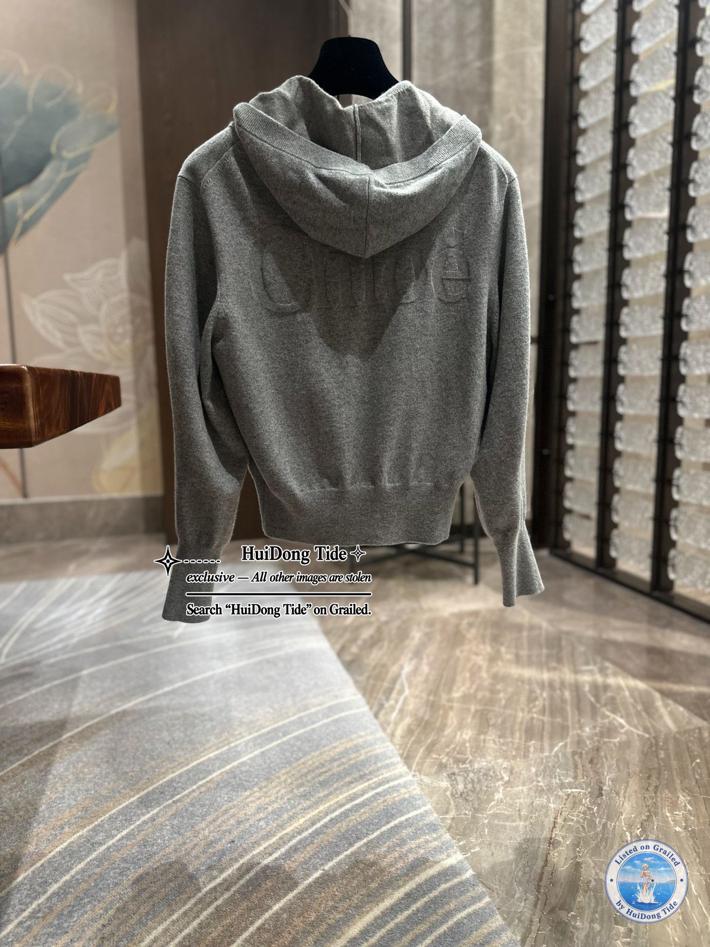 Chloe Chloe Embossed Logo Zip Up Hoodie Size XS Size XS / US 0-2 / IT 36-38 - 3 Thumbnail