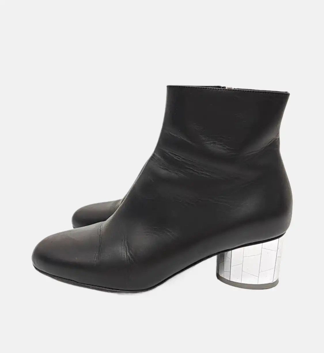 Salvatore Ferragamo Salvatore Ferragamo Spring/Autumn black leather Women's ankle boots 36.5 Size US 6.5 / IT 36.5 - 6 Thumbnail