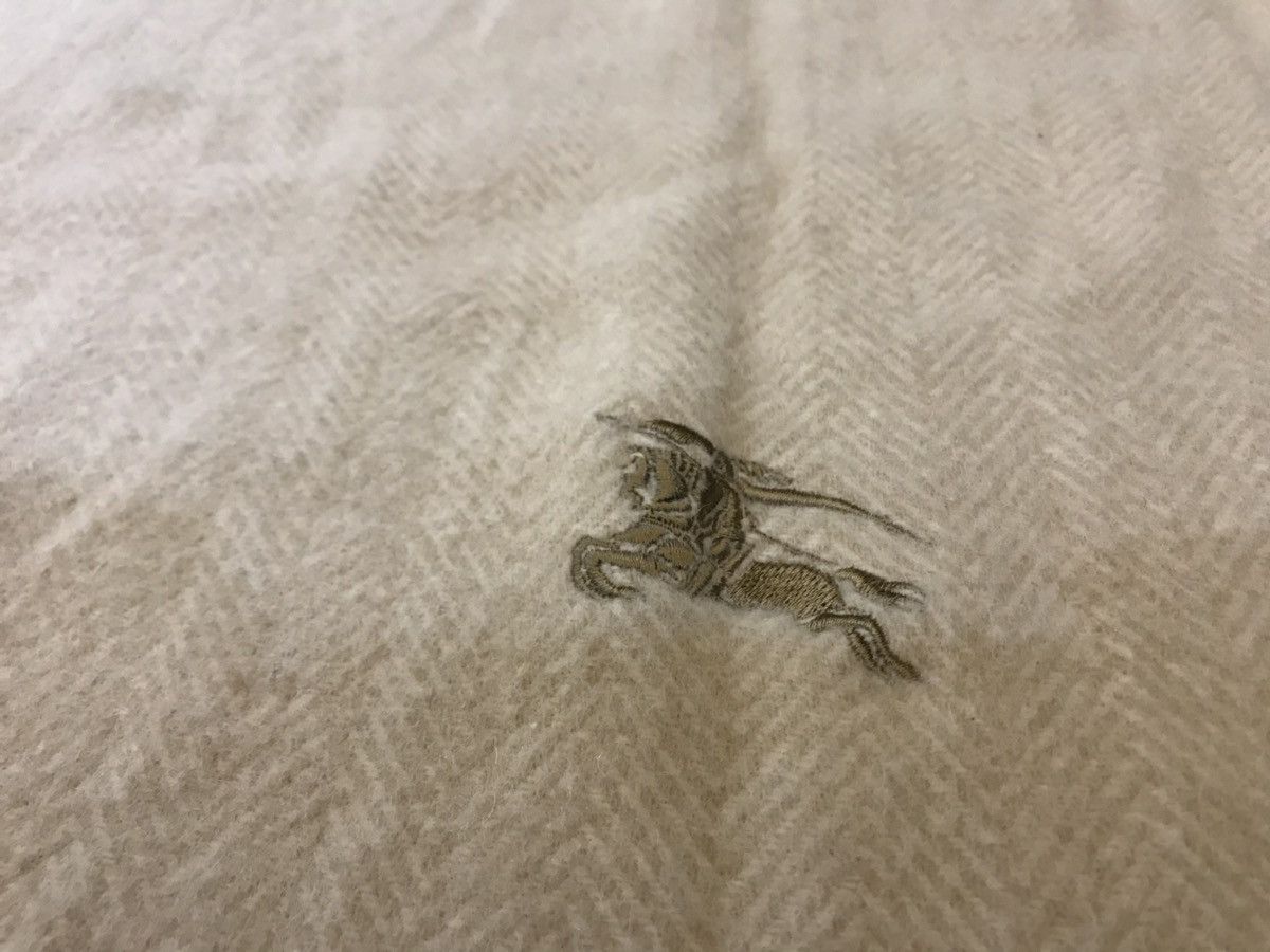 Burberry 💥💥 BURBERRY LONDON WOOL LARGE SCARF MAT Size ONE SIZE - 2 Thumbnail