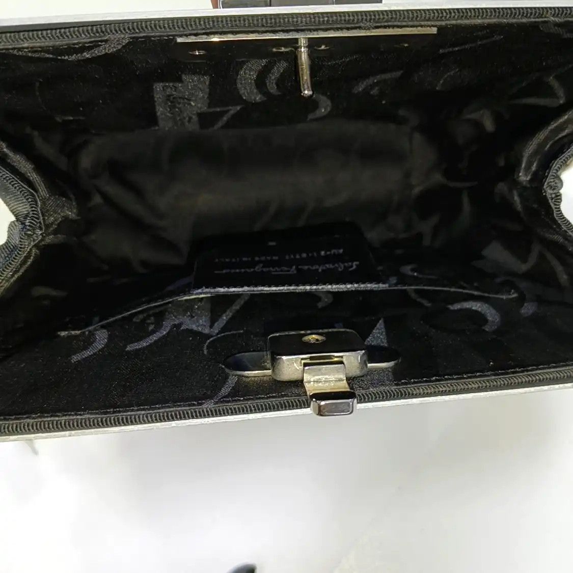 Salvatore Ferragamo Salvatore Ferragamo box bag white metal stud shoulder bag silver hardware Size ONE SIZE - 6 Thumbnail