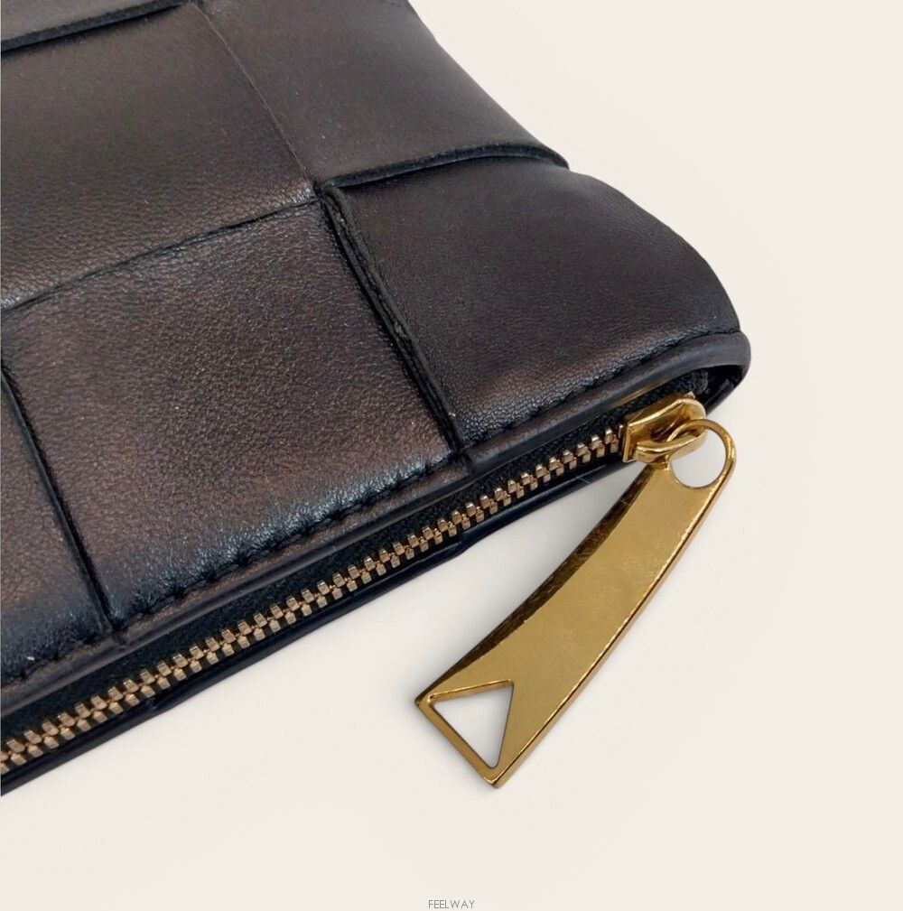 Bottega Veneta Intrecciato Cassette Medium Clutch Bag Size ONE SIZE - 7 Thumbnail