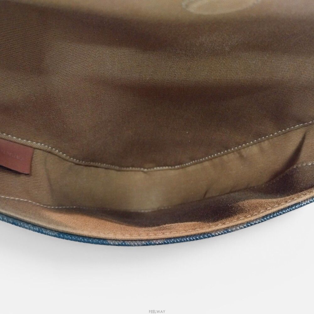 Celine Triomphe Canvas Tan Triangle Crossbody Bag Size ONE SIZE - 5 Thumbnail
