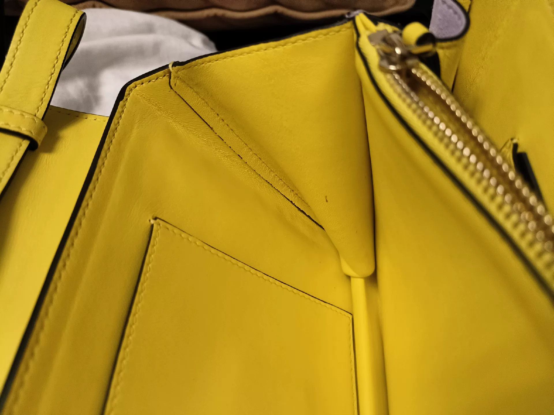 Versace Versace Yellow Medusa Crossbody Bag Size ONE SIZE - 7 Thumbnail
