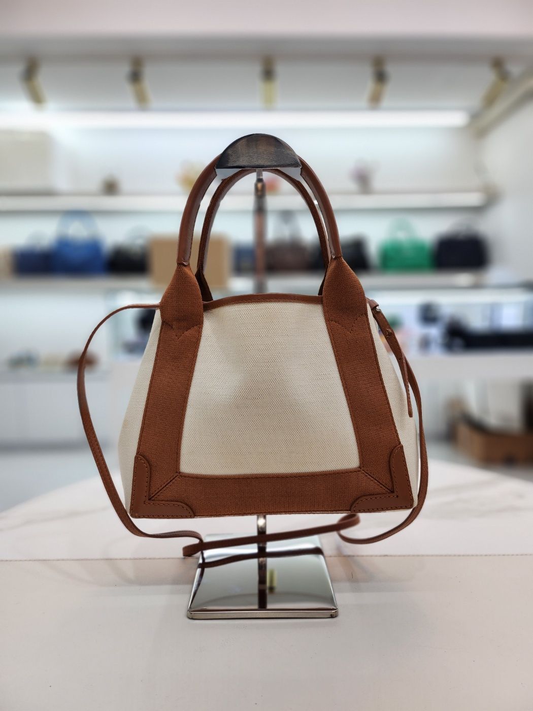 Balenciaga Cabas XS Camel Tote and Shoulder Bag Size ONE SIZE - 6 Thumbnail