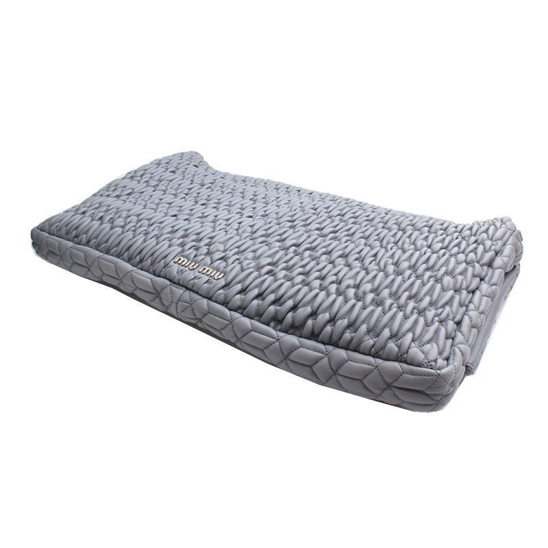 Miu Miu Gray Matelassé Big Clutch Bag Size ONE SIZE - 4 Thumbnail