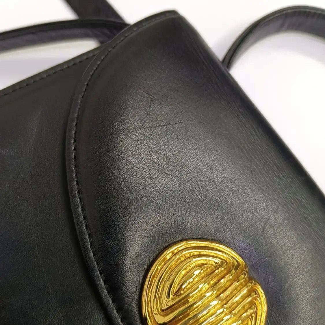 Givenchy GIVENCHY box bag black cowhide leather shoulder bag handbag crossbody gold hardw Size ONE SIZE - 9 Thumbnail