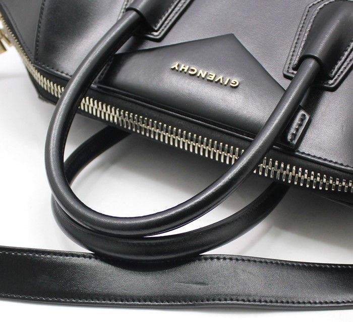 Givenchy Black Glossy Antigona Medium Shoulder Bag Size ONE SIZE - 5 Thumbnail