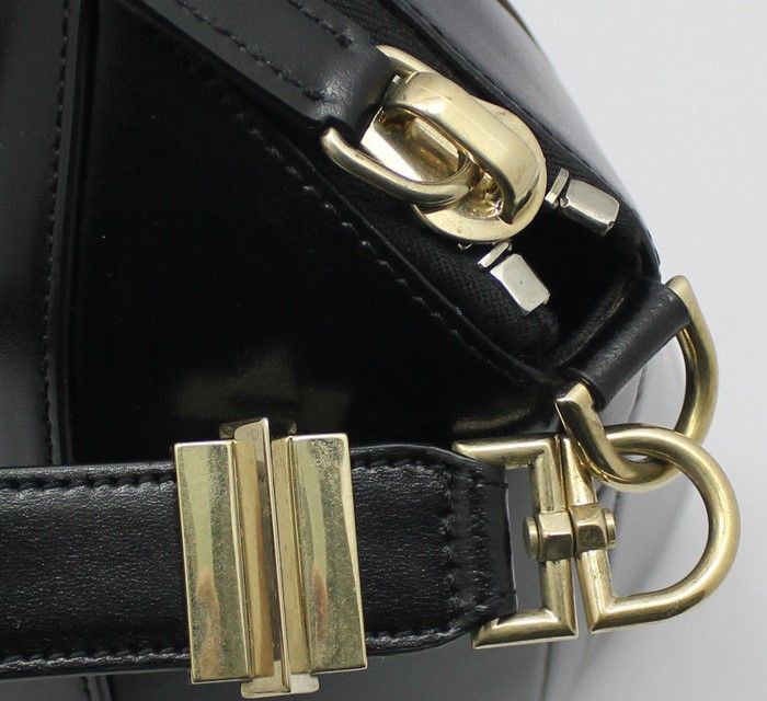 Givenchy Black Glossy Antigona Medium Shoulder Bag Size ONE SIZE - 8 Thumbnail