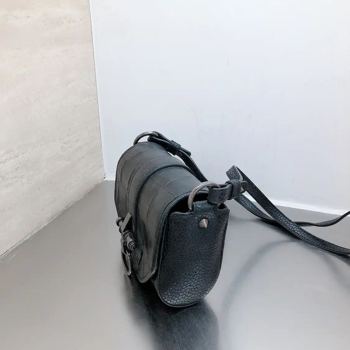 Givenchy GIVENCHY black cowhide leather crocodile crossbody bag Size ONE SIZE - 4 Thumbnail