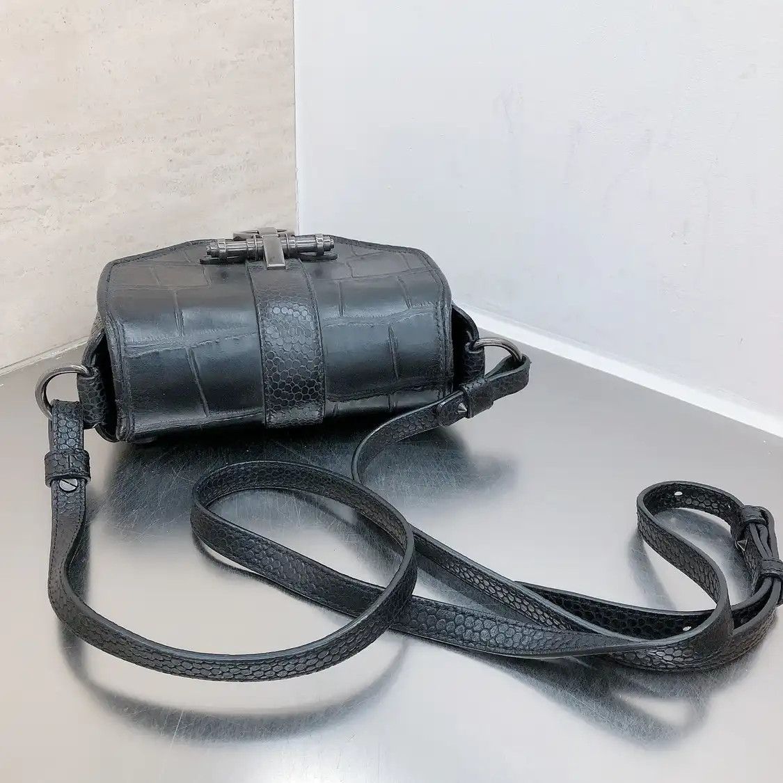 Givenchy GIVENCHY black cowhide leather crocodile crossbody bag Size ONE SIZE - 8 Thumbnail
