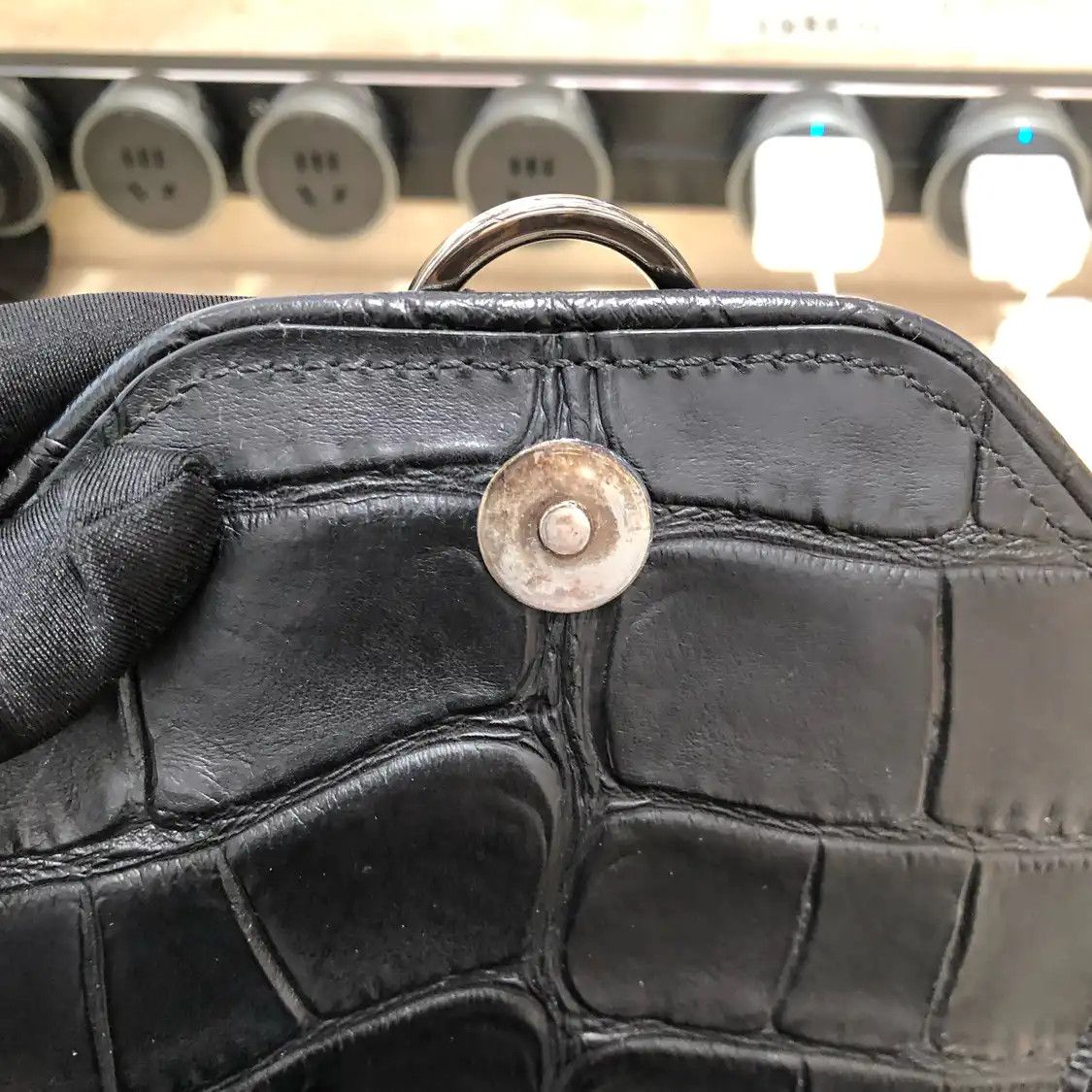 Givenchy GIVENCHY black cowhide leather crocodile crossbody bag Size ONE SIZE - 11 Thumbnail