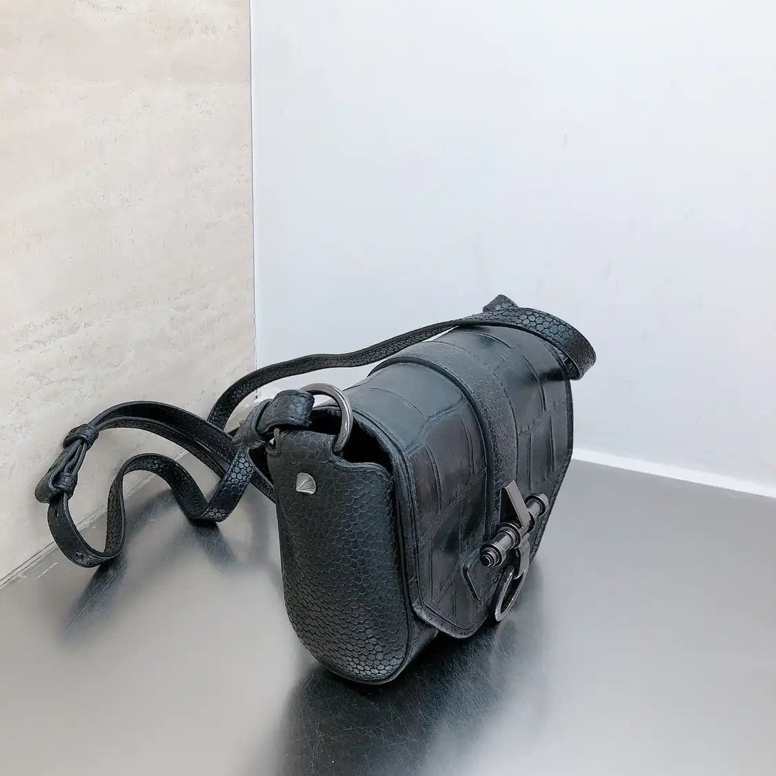 Givenchy GIVENCHY black cowhide leather crocodile crossbody bag Size ONE SIZE - 3 Thumbnail