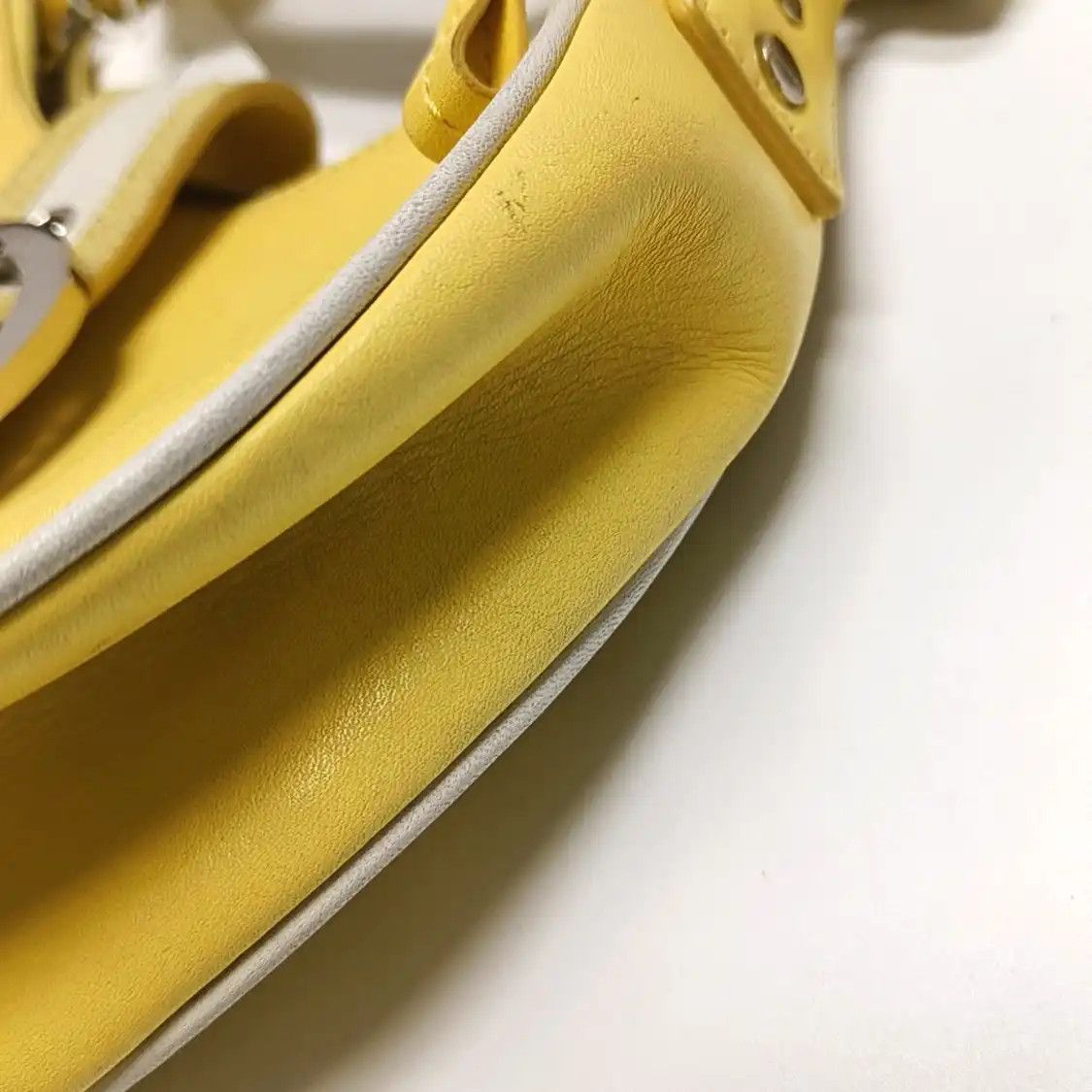 Givenchy GIVENCHY yellow cowhide leather handbag silver hardware detachable strap Size ONE SIZE - 12 Thumbnail