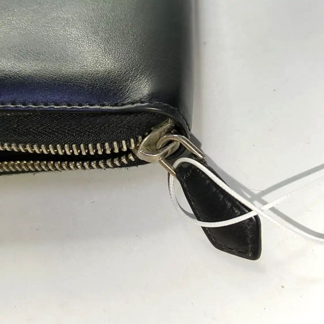 Givenchy GIVENCHY black cowhide leather print wallet silver hardware Size ONE SIZE - 12 Thumbnail