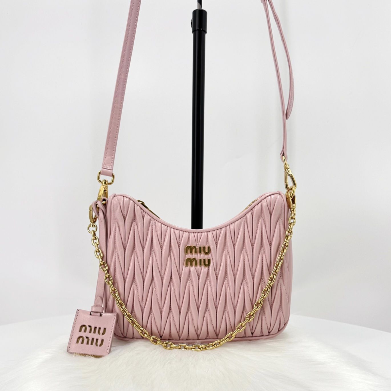 Miu Miu Matelassé Napa Chain Shoulder Bag Crossbody Pink Size ONE SIZE - 4 Thumbnail